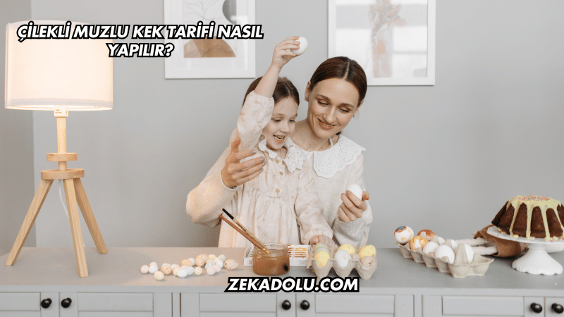 Çilekli Muzlu Kek Tarifi Nasıl Yapılır?